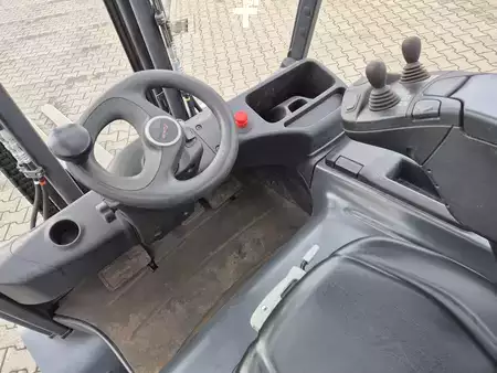 Chariots électriques à 4 roues 2018  Linde E50HL (15)
