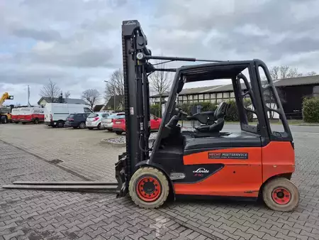 Chariots électriques à 4 roues 2018  Linde E50HL (3)