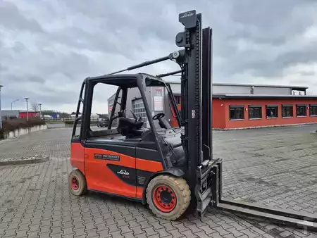 Chariots électriques à 4 roues 2018  Linde E50HL (7)