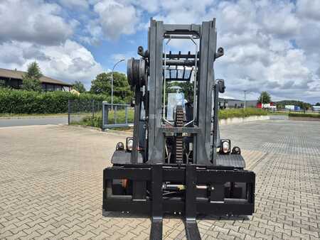 Wózki widłowe diesel 2017  Linde H80D-03/900 (8)