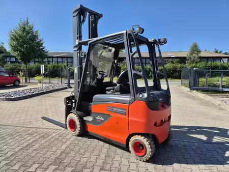 Carrelli elettrici 4 ruote 2017  Linde E35HL (3)