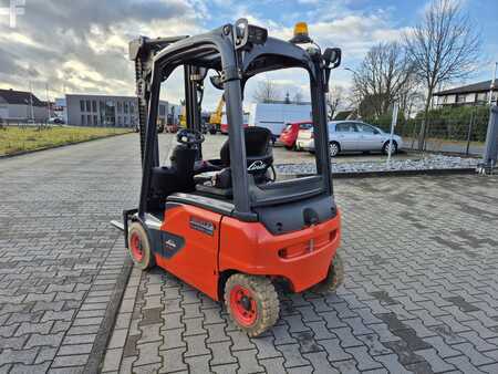 Chariots électriques à 4 roues 2018  Linde E16P-02 (3)