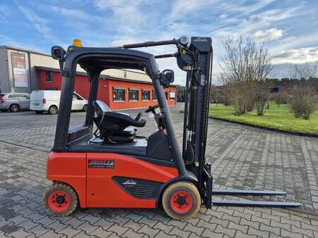 Chariots électriques à 4 roues 2018  Linde E16P-02 (6)