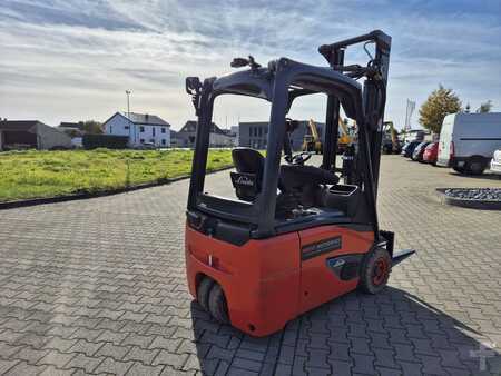 3-wiel elektrische heftrucks 2023  Linde E16-02 (6)