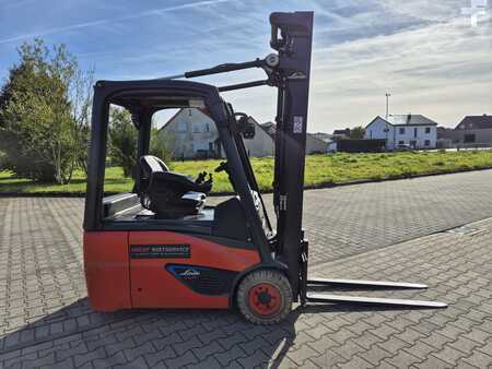 3-wiel elektrische heftrucks 2023  Linde E16-02 (7)