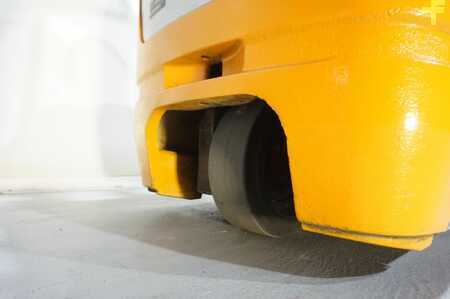 Chariots électriques à 3 roues 2010  Still RX50-13 Triplex 3.Ventil (10)