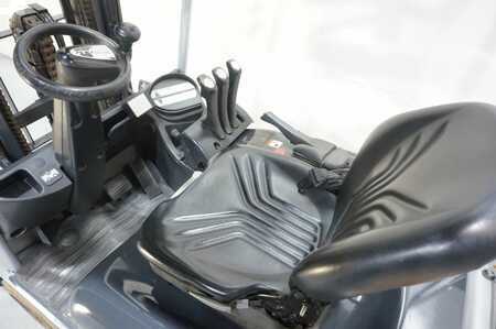 Chariots électriques à 3 roues 2010  Still RX50-13 Triplex 3.Ventil (6)