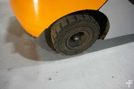 Treibgasstapler 2008  Still RX70-30T Tele 3.+4. Ventil Kabine (8)