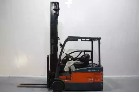 Chariots électriques à 3 roues 2007  Toyota 7FBEF18 (2)