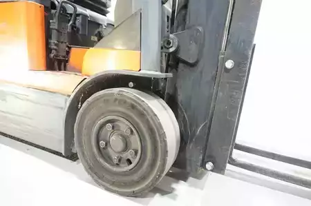 Chariots électriques à 3 roues 2007  Toyota 7FBEF18 (8)