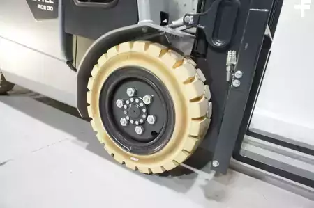 El truck - 4 hjulet 2023  Still RCE30 Triplex 3.+4. Ventil Kabine erst 2 Stunde (9)