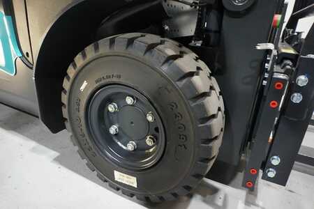 Electric - 4 wheels 2022  Baoli KBE25 G1 Triplex 3.+4.Ventil STVZO KION (9) 