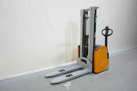 Hochhubwagen 2013  Still EGV14i Triplex Initialhub (5)