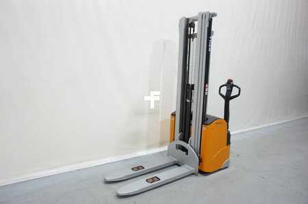 Hochhubwagen 2014  Still EGV16 Triplex 5,46m (4)