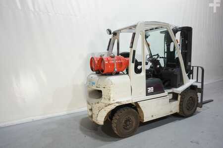 Empilhador a gás 2015  Nissan UG1D2A30LQ Triplex (5)