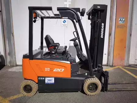 Electric - 4 wheels 2023  Doosan B 20X-7 (2)