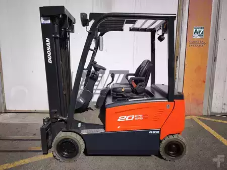 Electric - 4 wheels 2022  Doosan B 20X-7 (1)