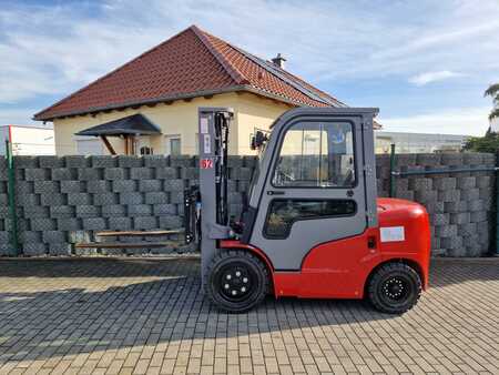 Diesel Forklifts 2019  Heli CPCD30 (1)