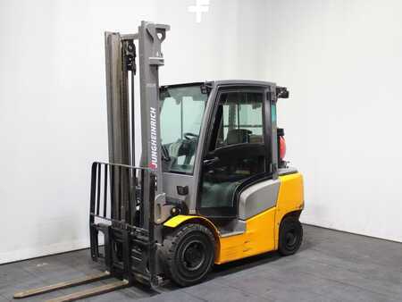 Gázüzemű targoncák 2018  Jungheinrich TFG 425 SP G+E100-400ZT (1)