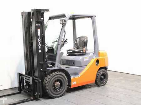 Dieseltrukki 2016  Toyota 02-8 FDF 25 (1)