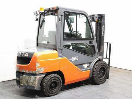 Carretilla elevadora diésel 2008  Toyota 52-8 FDJF 35 (2)