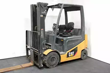 Eléctrica de 4 ruedas 2017  CAT Lift Trucks 2 EPC 5000 (1)