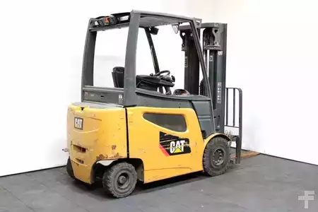Eléctrica de 4 ruedas 2017  CAT Lift Trucks 2 EPC 5000 (2)