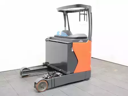 Chariots à mât rétractable 2018  Linde R 16-01  1120 (1)