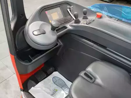 Chariots à mât rétractable 2018  Linde R 16-01  1120 (3)