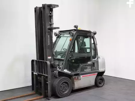Diesel truck 2011  Nissan YG 1 D 2 A 32 Q (1)