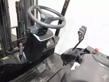 Carrelli elettrici 4 ruote 2016  Hyundai 16 B-9 (4)