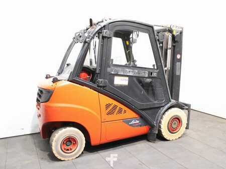 Gázüzemű targoncák 2015  Linde H 35 T-02  393 (2)