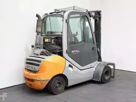 Chariots élévateurs diesel 2014  Still RX 70-30  7323 (2)