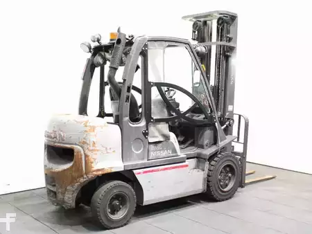 Dieseltrukki 2011  Nissan YG 1 D 2 A 32 Q (2)