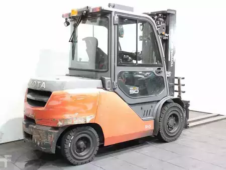 Wózki widłowe diesel 2019  Toyota 40-8 FD 50 N (2)