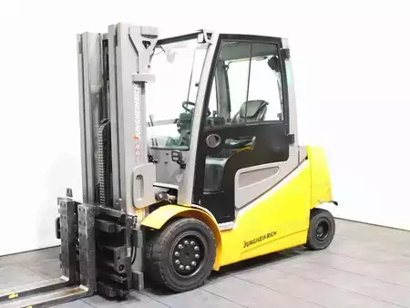 Eléctrico - 4 rodas 2020  Jungheinrich EFG 540s  G240-470DZ (1)