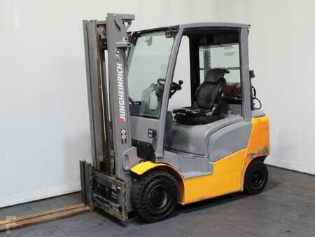 Gas gaffeltruck 2018  Jungheinrich TFG 320  G120-330ZT (1)