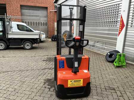 Pallet Stackers 2014  BT SWE120 (2)