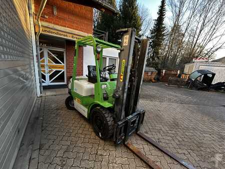 Dízel targoncák 2014  Artison FD25.33 (10)