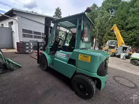 Dieselstapler 2005 Mitsubishi FD40K (3)