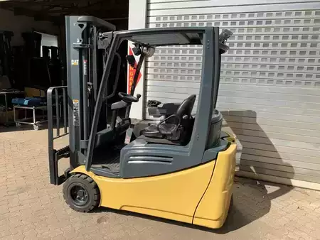 Elektro 3 Rad 2016 CAT Lift Trucks 2ET4000 (1)
