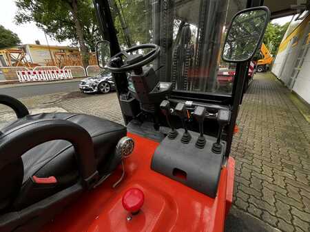 Elektro čtyřkolový VZV 2004  Nissan G002L30CU (3)