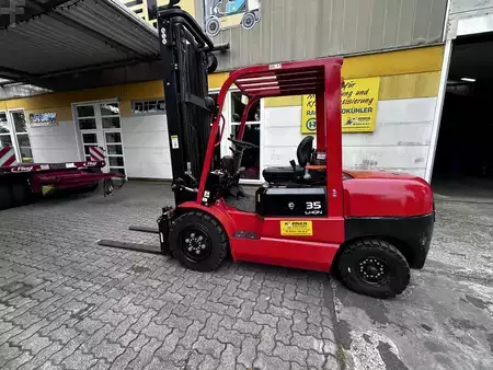 Eléctrica de 4 ruedas 2022 EP Equipment EFL352B (1)