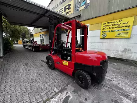 Eléctrica de 4 ruedas 2022  EP Equipment EFL352B (2)