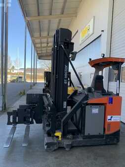 Chariots pour allées étroites 2012 BT VRE150 (3)