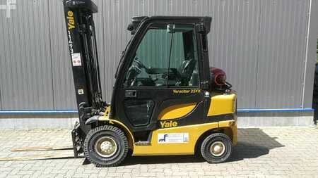 Carrello elevatore a gas 2018  Yale GLP25VX (2)