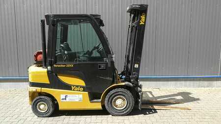 Carrello elevatore a gas 2018  Yale GLP25VX (3)