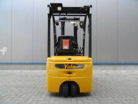 Chariots électriques à 3 roues 2022 Yale ERP15VT (3)