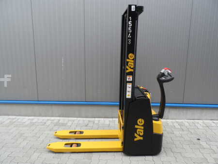 Stacker pedestre 2023  Yale MS12E (2)