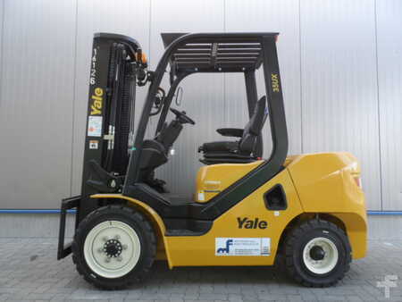 LPG Forklifts 2023  Yale GLP35UX (3)